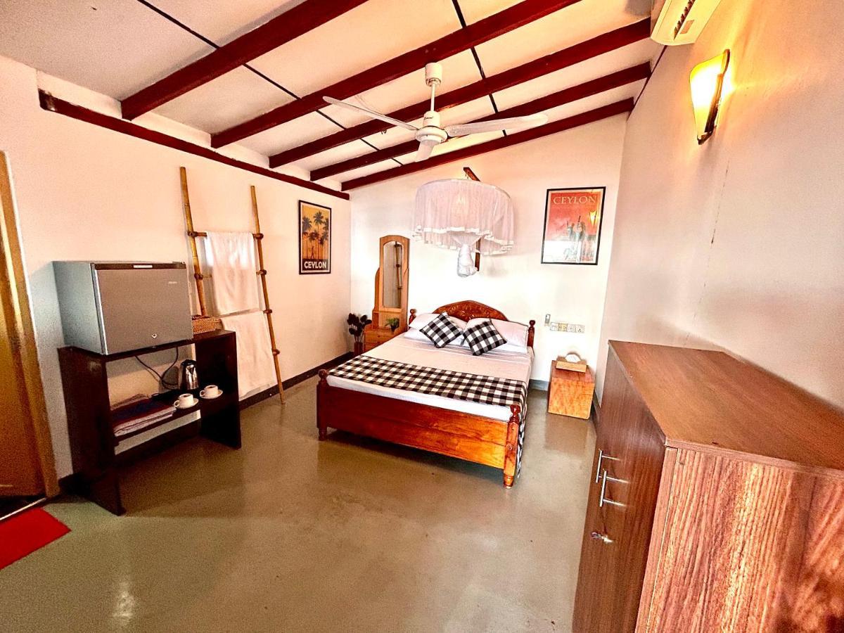 Kenno'S Korner Hotel Weligama Bagian luar foto