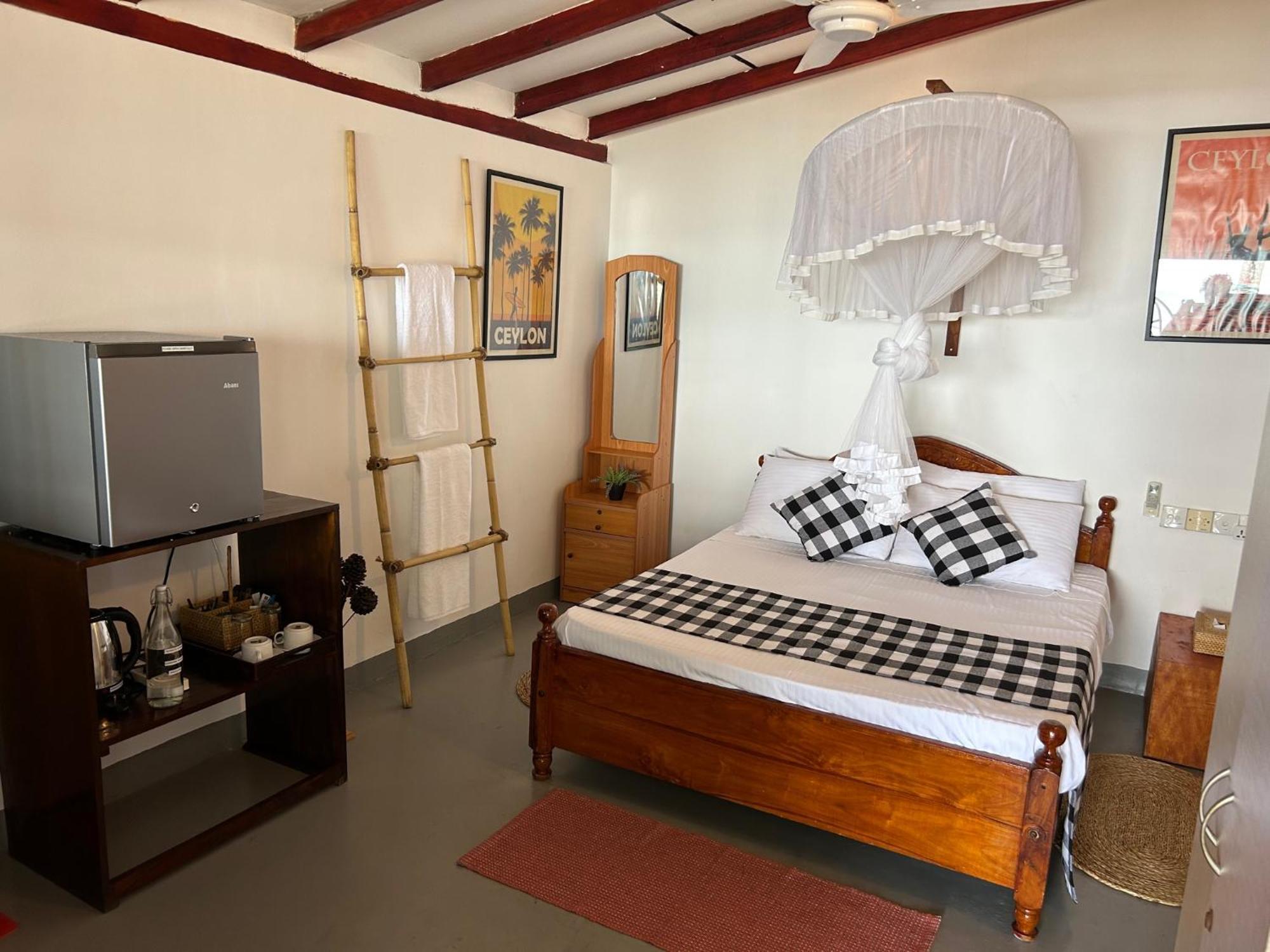 Kenno'S Korner Hotel Weligama Bagian luar foto
